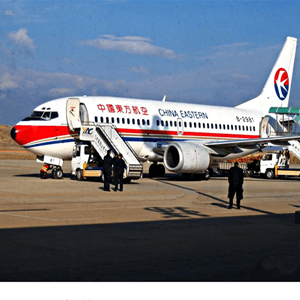 两江机场物流航空快运业稳步发展的原因是什么？
